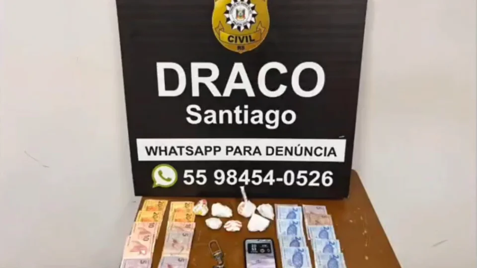 Polícia apreende cocaína avaliada em R$ 66 mil e prende homem em Santiago