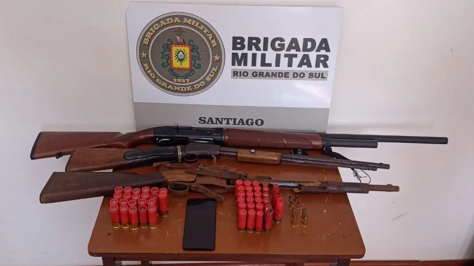 Foragido é capturado com arsenal de armas e munições em ação da Brigada Militar