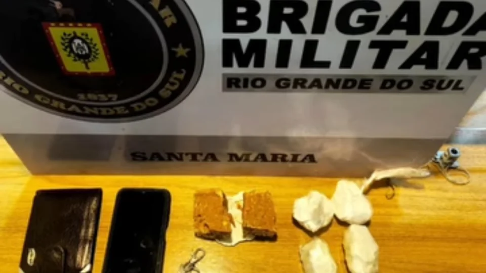 Homem é preso pela Brigada Militar com mais de meio quilo de drogas na BR-287, em Santa Maria