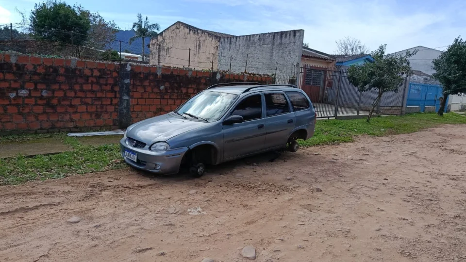 Brigada Militar recupera veículo furtado no Bairro Passo D’Areia, em Santa Maria