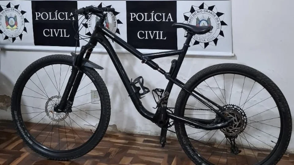 Bicicleta de R$ 15 mil furtada é recuperada pela Polícia Civil em Santa Maria