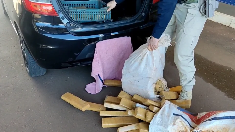 Casal é preso pela PRF com 100 kg de maconha que teria como destino a Santa Maria