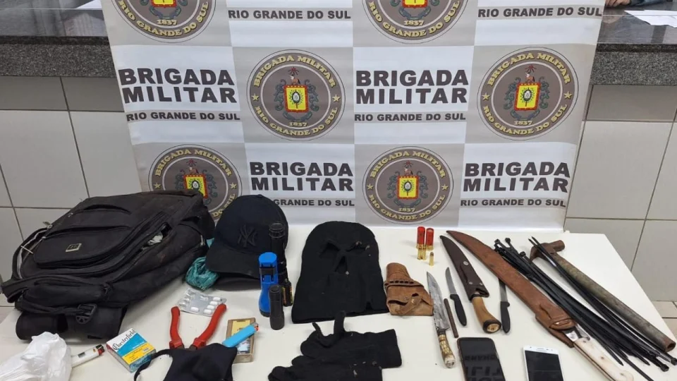 Quatro homens são presos em Cruz Alta; um deles estava foragido da Justiça