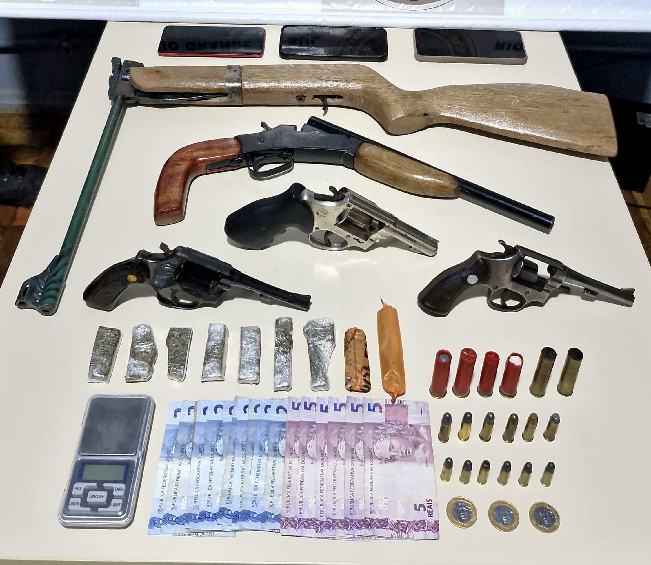 BP Choque de Santa Maria apreende armas durante ação em residência em Santo Ângelo