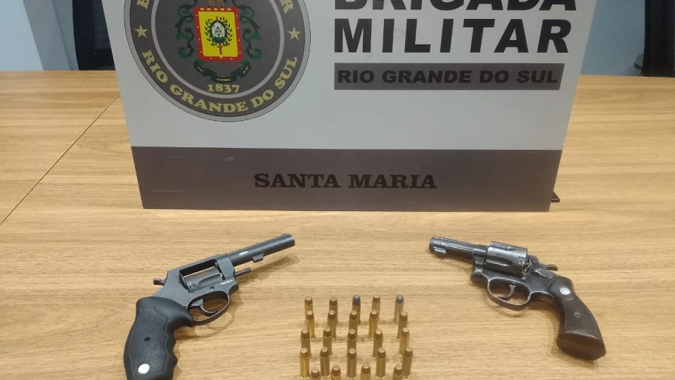 Adolescente de 14 anos é apreendido com dois revólveres e mais de 50 munições em Santa Maria