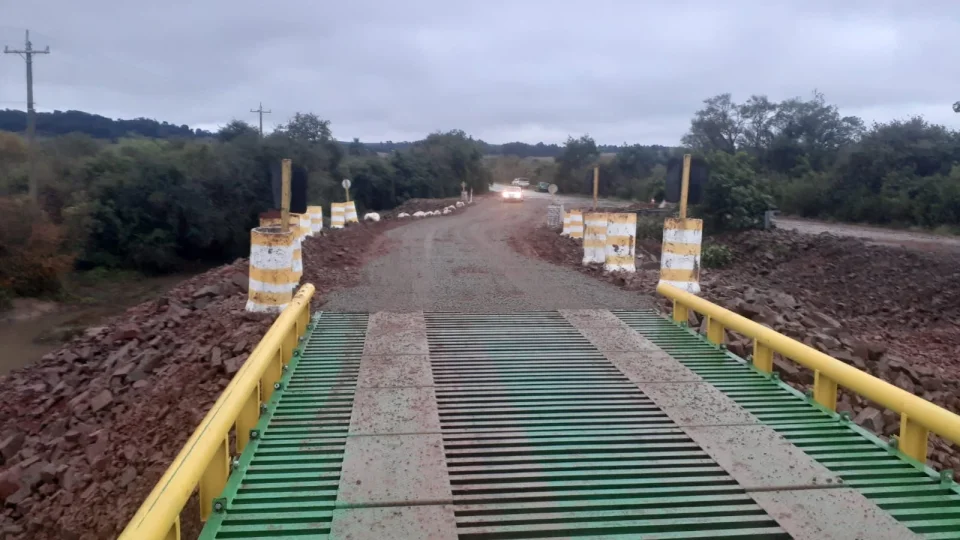 Trânsito é liberado na ponte provisória entre Dilermando de Aguiar e São Pedro do Sul