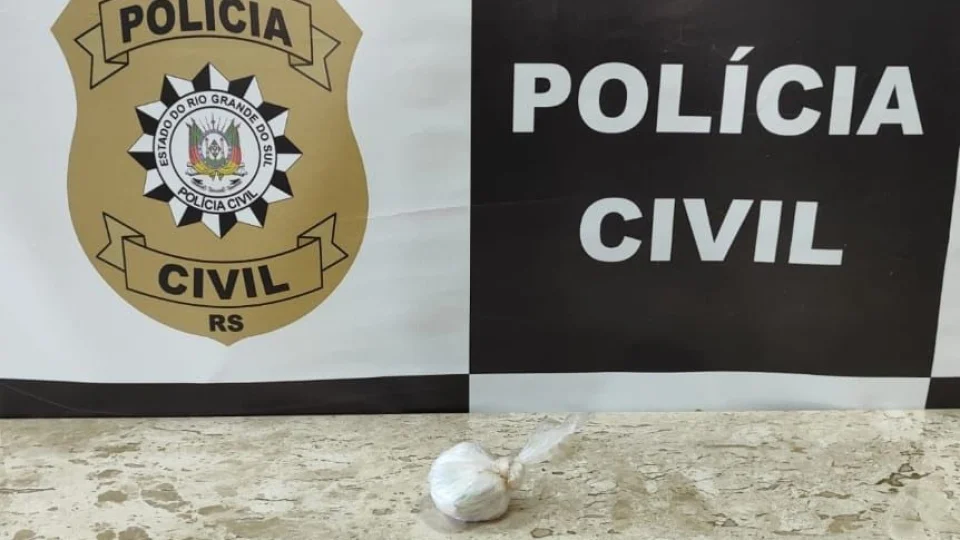Adolescente é apreendido por tráfico e causa prejuízo de R$ 5 mil a facção em São Francisco de Assis